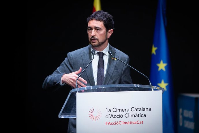 El Conseller de Territori i Sostenibilitat de la Generalitat, Dami Calvet, durant la seva intervenció en la Cimera Catalana d'Acció Climtica, celebrada al Teatre Nacional de Catalunya, a Barcelona /Catalunya (Espanya), 17 de gener del 2020. (ARXIU)