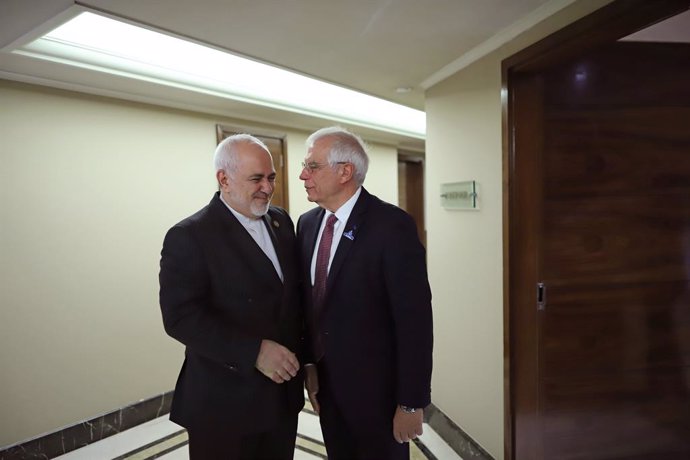 Irán.- Zarif se resiste a dar por muerto el acuerdo nuclear pero lamenta que Eur