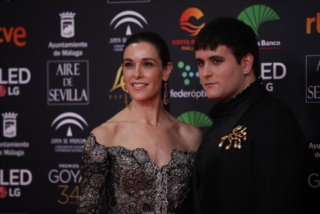 El diseñador Palomo Spain y la presentadora Raquel S-anchez Silva, posa en la alfombra roja de la XXXIV edición de los Premios Goya, en Málaga (Andalucía, España), a 25 de enero de 2020.