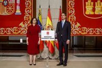 Ayuso entrega Medalla de la Comunidad a Guaidó, momento "histórico": "Yo ya perdí un país, no quiero perder otro"