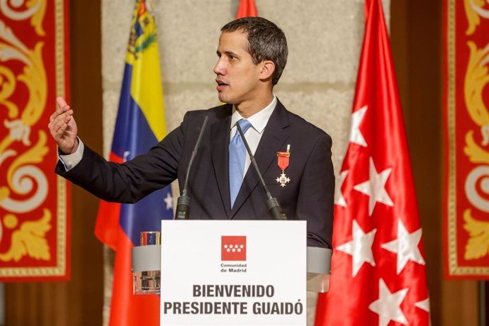 El presidente de la Asamblea Nacional Venezolana, Juan Guaidó, en el acto de la Comunidad de Madrid donde recibe la Medalla Internacional de la Comunidad de Madrid, en Madrid a 25 de enero de 2020