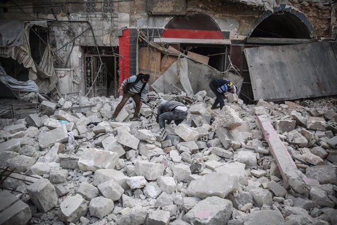 Zona bomardeada en la ciudad de Ariha, en el norte de Siria