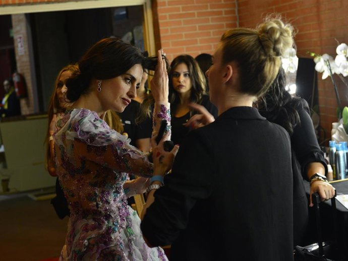 Penélope Cruz en el espacio de Lorena Morlote y René Furterer en los Goya 2020