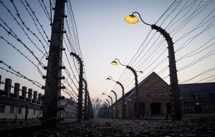 La alambrada del campo de concentración de Auschwitz-Birkenau