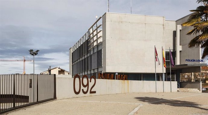 Edificio De Jefatura De La PolicA Local