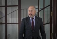 Imbroda: Vox traslada "desconfianza" hacia los docentes con su petición del pin parental