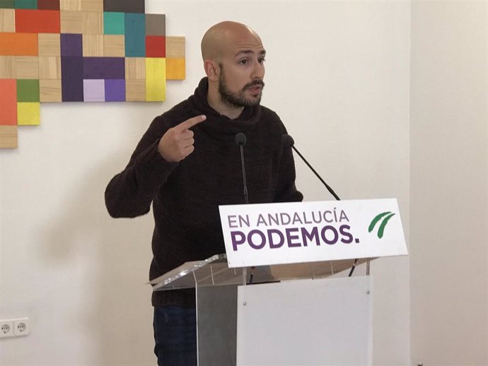 El responsable de la Secretaría Política y de Comunicación de la formación morada, Pablo Pérez Ganfornina, en rueda de prensa este lunes