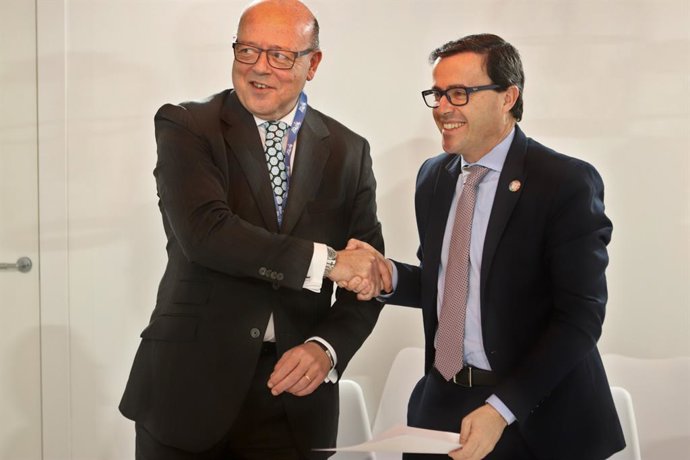 [Grupoextremadura] Nota Informativa. La Diputación De Badajoz Y La Central De Compra De Billetes De Autobús Movelia, Firman En Fitur Un Convenio De Colaboración