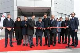 El presidente de C-LM, Emiliano García-Page, inaugura la fábrica de Bell en Fuensalida.