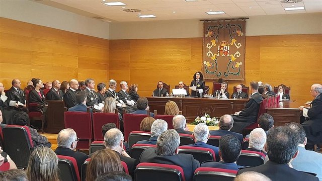 María Félix Tena toma posesión com presidenta del Tribunal Superior de Justicia de Extremadura
