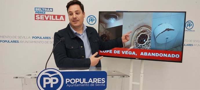 El concejal del PP, José Luis García, en rueda de prensa