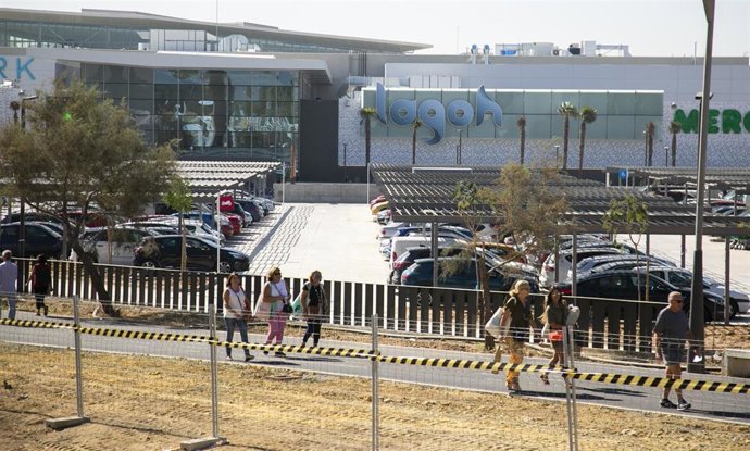Estacionamientos del centro comercial Lagoh