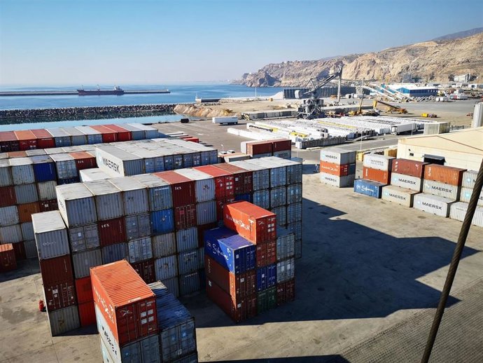 Playa de contenedores del Puerto de Almería