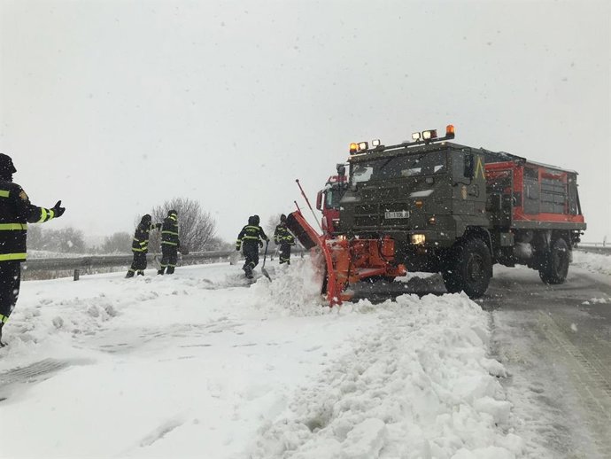 Efectivos de la UME están ayudando a mitigar los efectos del temporal en la provincia de Teruel