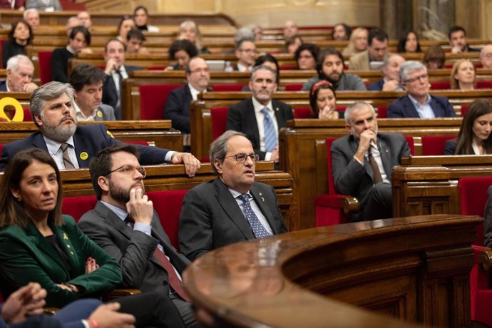 La consellera de la Presidncia i portaveu del Govern espanyol, Meritxell Budó; el vicepresident de la Generalitat, Pere Aragonés i el president de la Generalitat, Quim Torra, en el ple del Parlament, a Barcelona (Espanya), 27 de gener del 2020.