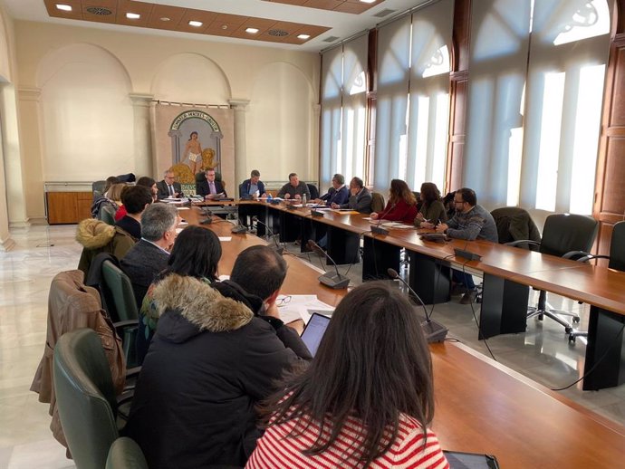 Imagen de la primera reunión de las comisiones de trabajo acordadas en el seno del 'Foro Provincial de la Inmigración'
