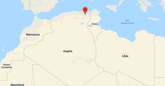 Un avión militar se estrella en la provincia argelina de Oum El Bouaghi.