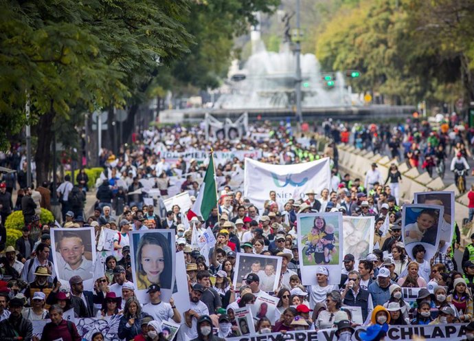 La 'Caravana por la paz' en la que 1.200 personas marcharon desde el estado de Morelos a Ciudad de México para protestar contra la inseguridad en el país y la falta de paz, así como para reclamar mejores políticas en materia de seguridad.