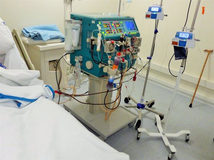 Imagen de un equipo de diálisis en el Hospital Infanta Leonor.