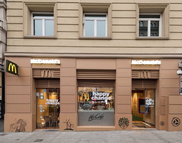 McDonald's se alía con Iberdrola y Endesa para instalar 150 puntos de recarga rápida para finales de 2021