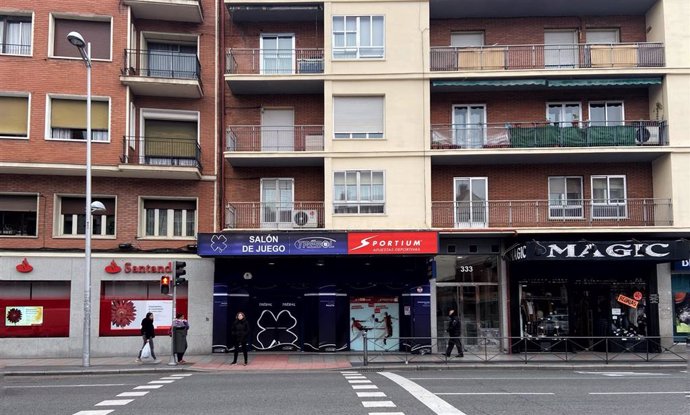 Locales de apuestas en la Calle Bravo Murillo, en Madrid (España) a 21 de enero de 2020.