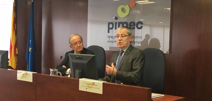 El presidente de Pimec, Josep González, y el director del observatorio de Pimec, Modest Guinjoan.
