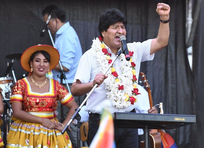 Bolivia.- Morales se jacta de que al ritmo que surgen candidatos presidenciales 