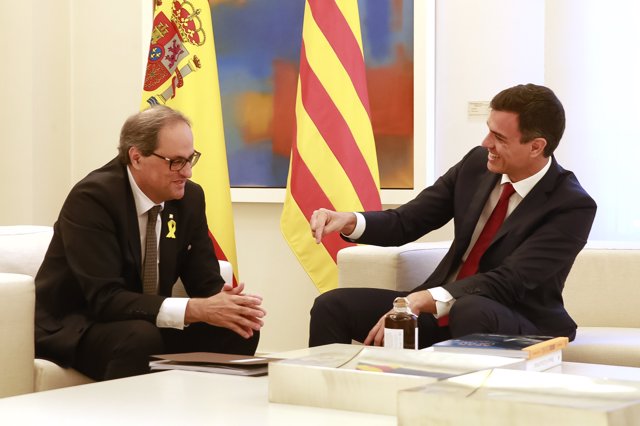 El presidente del Gobierno Pedro Sánchez recibe al presidente de la Generalitat Quim Torra en el palacio de La Moncloa