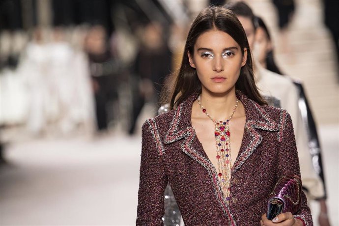 Chanel Metiers D'Art 2019-2020 : Runway At Le Grand Palais In Paris