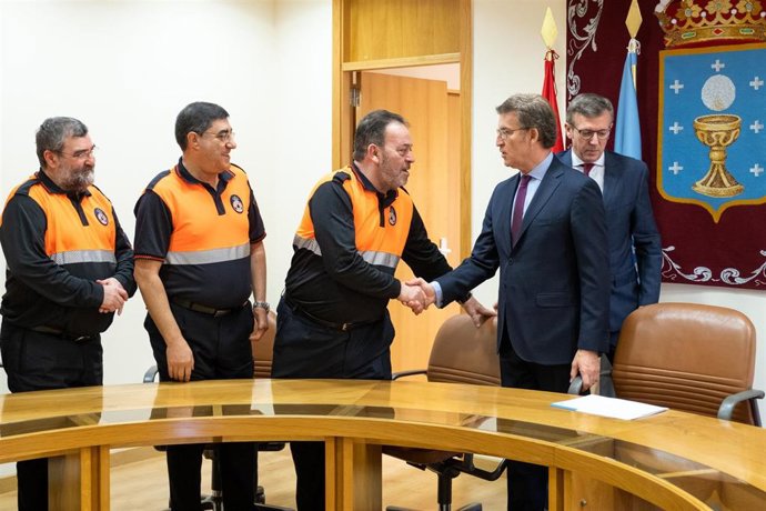 Feijóo reibe la medalla de oro al mérito de la Asociación Nacional de Agrupaciones de Voluntarios de Protección Civil