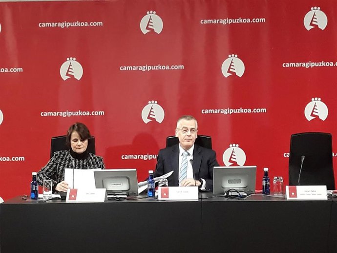 La secretaria general adjunta y el presidente de Cámara de Gipuzkoa, Ana Ugalde y Pedro Esnaola