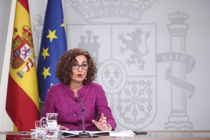 La ministra d'Hisenda i Portaveu del Govern, María Jesús Montero, compareix en roda de premsa després del Consell de Ministres, en el Complex de la Moncloa, a Madrid (Espanya), a 28 de gener de 2020.