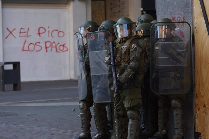 Chile.- Cerca de 70 detenidos por los disturbios durante el examen de acceso a l