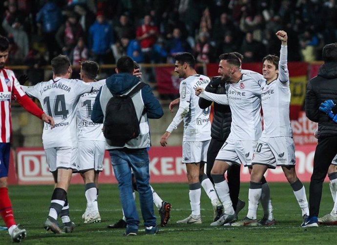 La Cultural Leonesa celebra su victoria en Copa