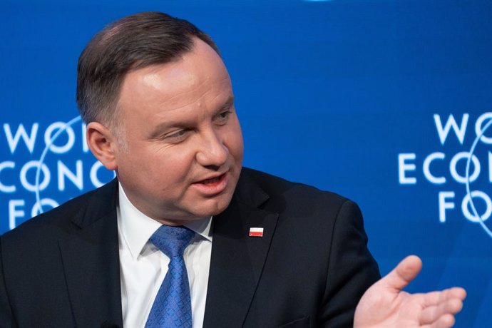 Polonia.- Duda se reunirá con la oposición antes de ratificar la ley que limita 
