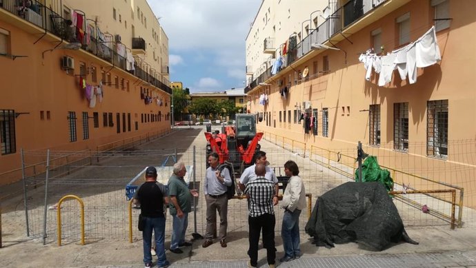 Visita actuación vivienda en barriada de la Paz en Cádiz
