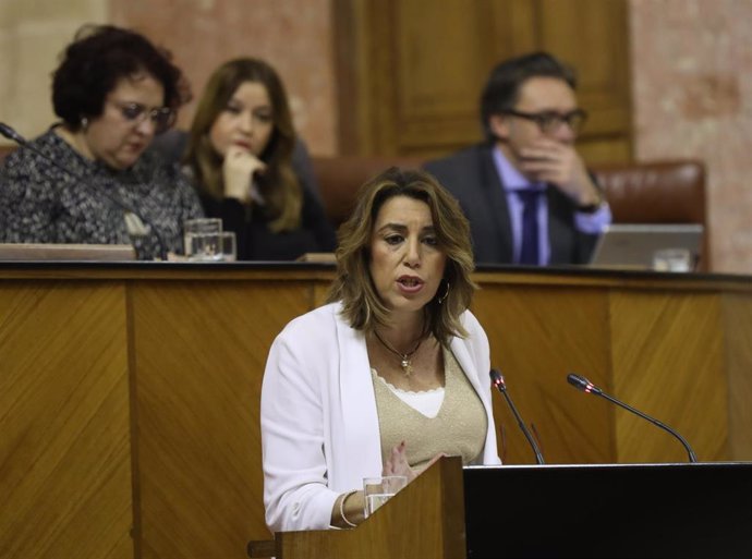 La secretaria general y presidenta del grupo parlamentario del PSOE-A, Susana Díaz, durante su intervención replicando al presidente de la Junta, Juanma Moreno