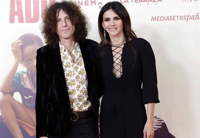 Goya Toledo con su marido, el guitarrista Craig Ross, en la premiere de 'Adú'