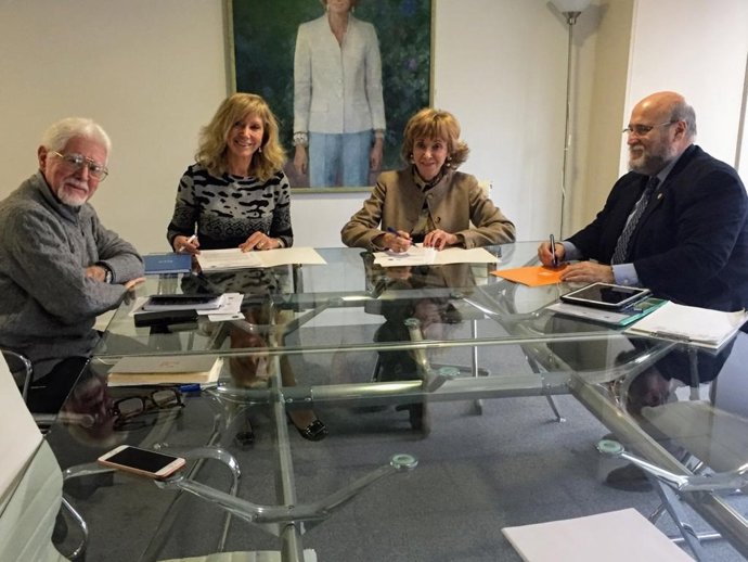 Firma del convenio marco entre el Colegio de Geólogos, Geólogos del Mundo y Mujeres por África