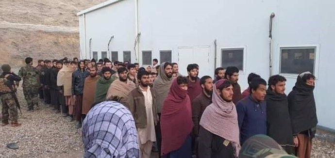 Miembros de las fuerzas de seguridad de Afganistán liberados de una prisión talibán