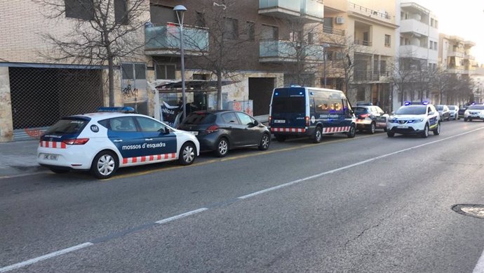 Operación de Mossos d'Esquadra en Calafell (Tarragona) contra un grupo presuntamente dedicado a cometer delitos contra el patrimonio.