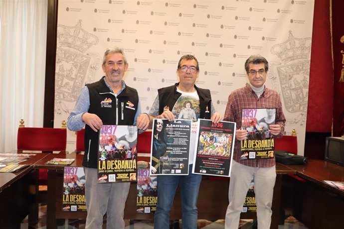 Imagen de la presentación de los actos de la marcha 'La Desbandá' en el Ayuntamiento de Granada