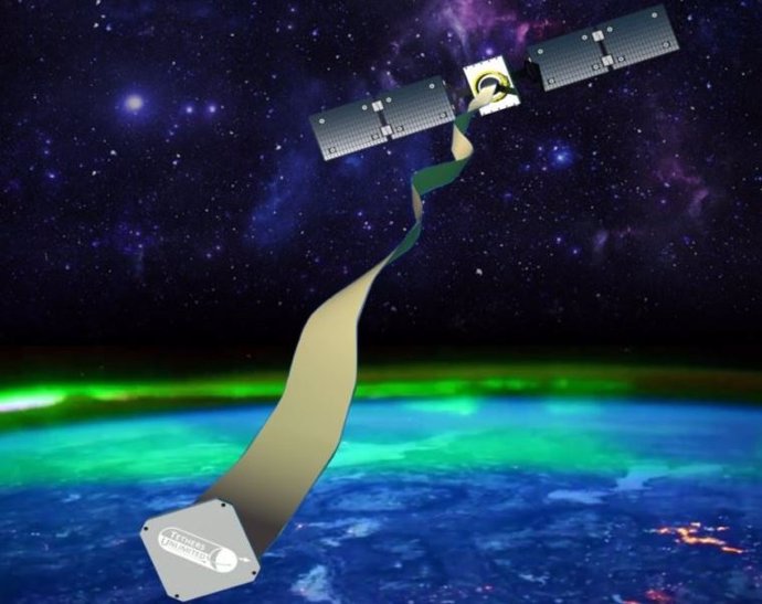 Una cinta de 80 metros logra desorbitar un satélite 