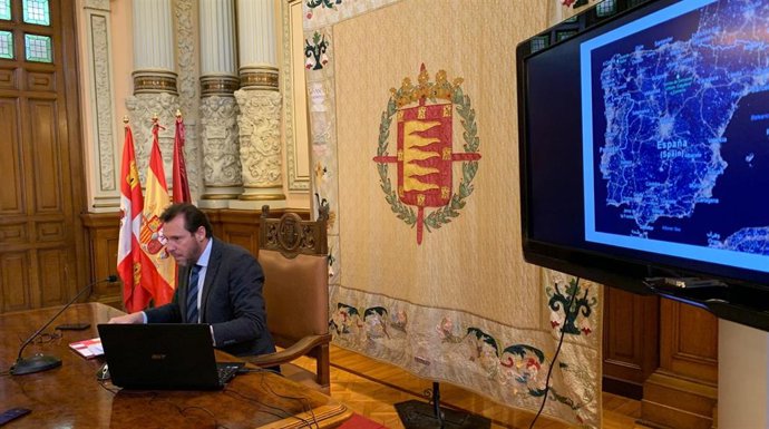 El alcalde de Valladolid, Óscar Puente, en rueda de prensa.