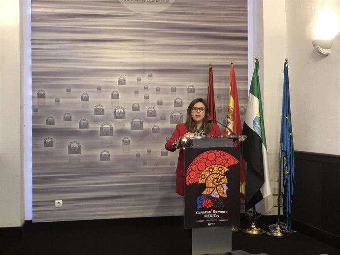 La delegada de Festejos, Ana Aragoneses en rueda de prensa.