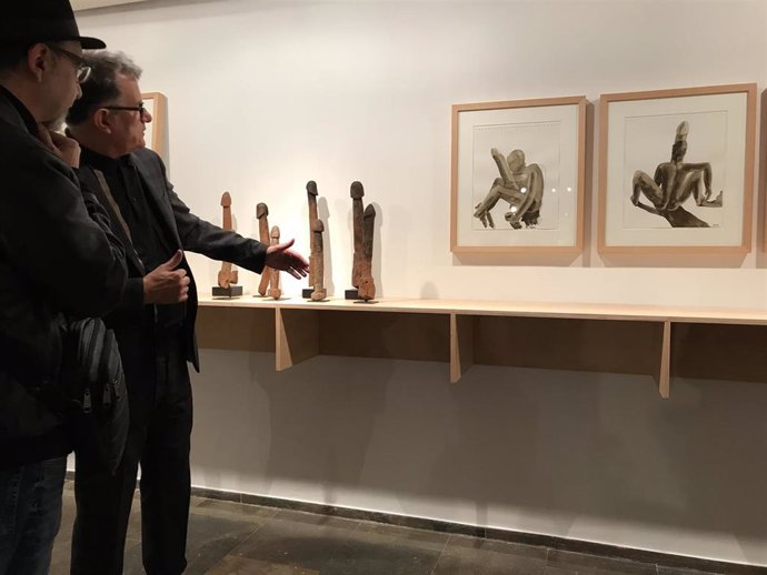 El director del Institut Valenci d'Art Modern (IVAM) José Miguel G. Cortés presenta 'El gabinete secreto de Miquel Navarro'