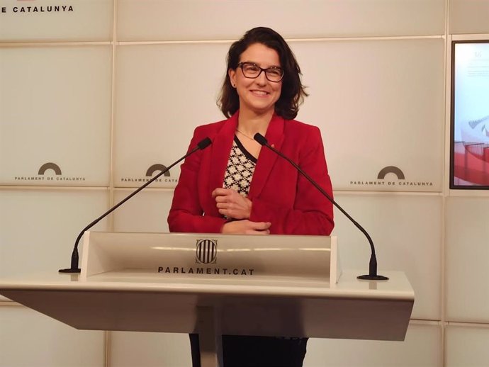 Eva Granados (PSC) en rueda de prensa en el Parlament