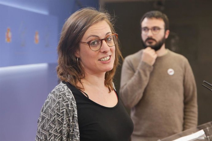 Los diputados de la CUP en el Congreso de los Diputados Mireia Vehí, y Albert Botran