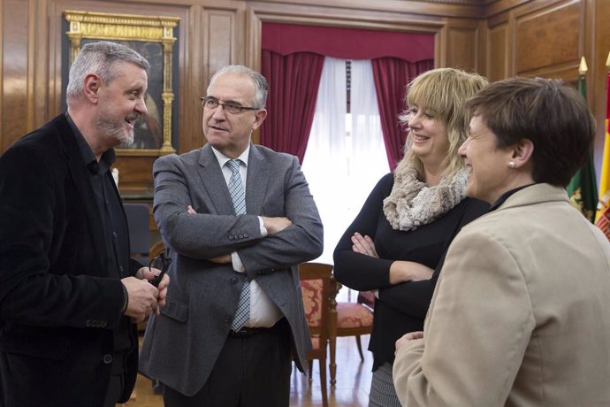 Reunión del alcalde Enrique Maya con la consejera Ana Ollo.