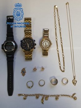 Material inautado a los miebros de la banda del Seat León por sus robos en la zona central de Asturias.